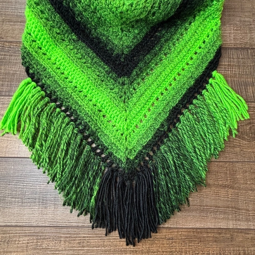 Handcrafted Crochet Cowl Neck Scarf With Fringe New Handmade by Seller Knit - Picture 14 of 16